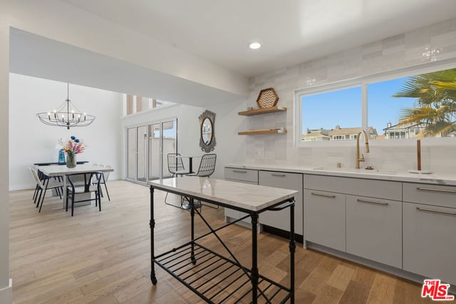 2025 Victoria Avenue, Oxnard, CA 93035 — photo 16 of 41