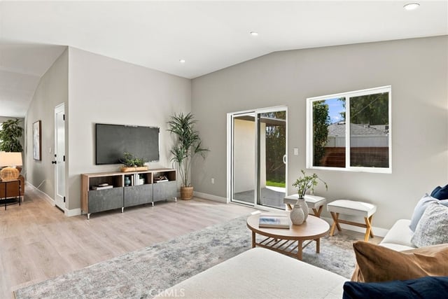 2001 Carfax, Long Beach, CA 90815 — photo 14 of 45