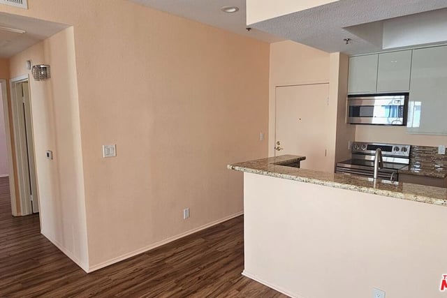 19350 Sherman Way 325, Los Angeles, CA 91335 — photo 9 of 37