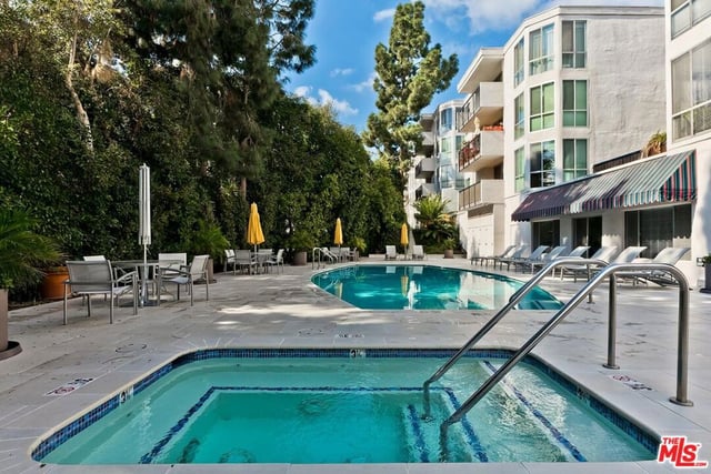 8530 Holloway Drive 422, West Hollywood, CA 90069 — photo 25 of 32