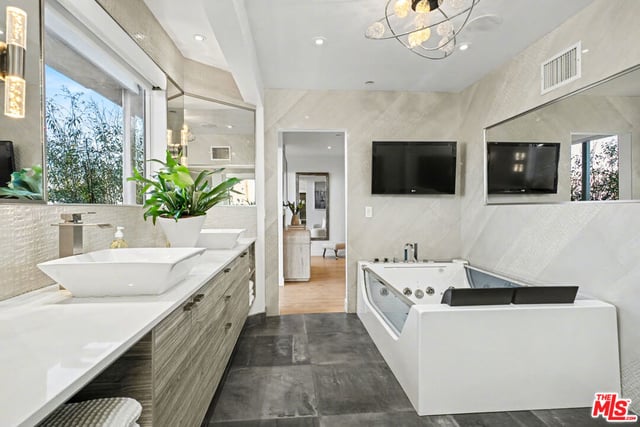 7944 Fareholm Drive, Los Angeles, CA 90046 — photo 14 of 19