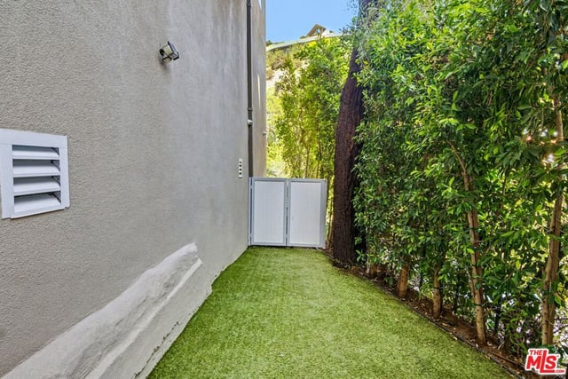 7944 Fareholm Drive, Los Angeles, CA 90046 — photo 19 of 19