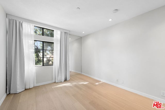 200 N Swall Drive 462, Beverly Hills, CA 90211 — photo 15 of 36