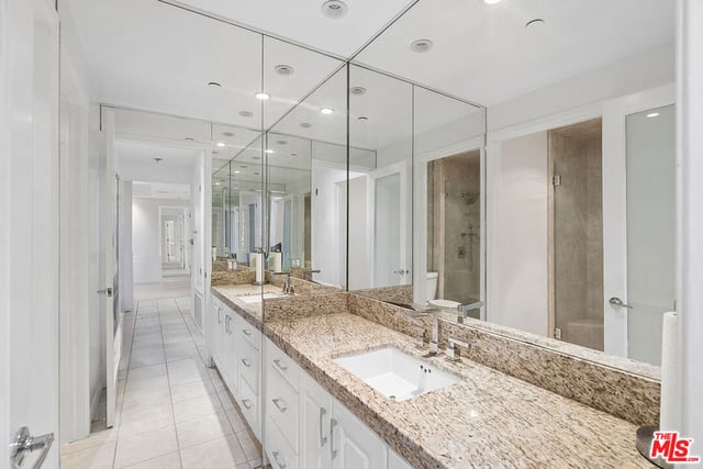 200 N Swall Drive 462, Beverly Hills, CA 90211 — photo 17 of 36