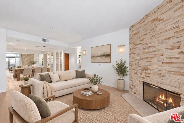 200 N Swall Drive 462, Beverly Hills, CA 90211 — photo 2 of 36