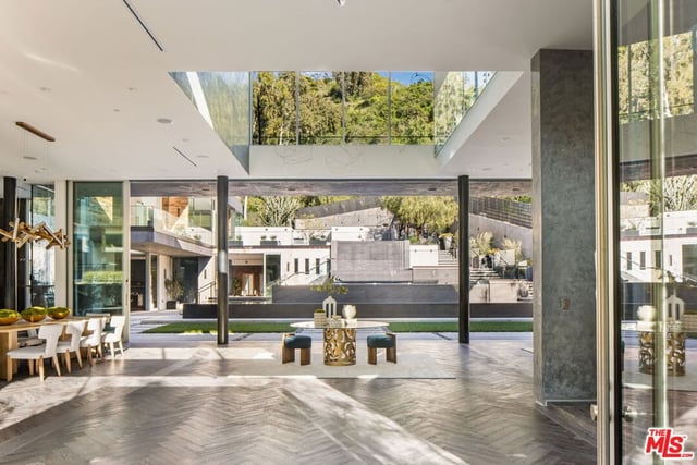 1116 Chantilly Road, Los Angeles, CA 90077 — photo 3 of 46