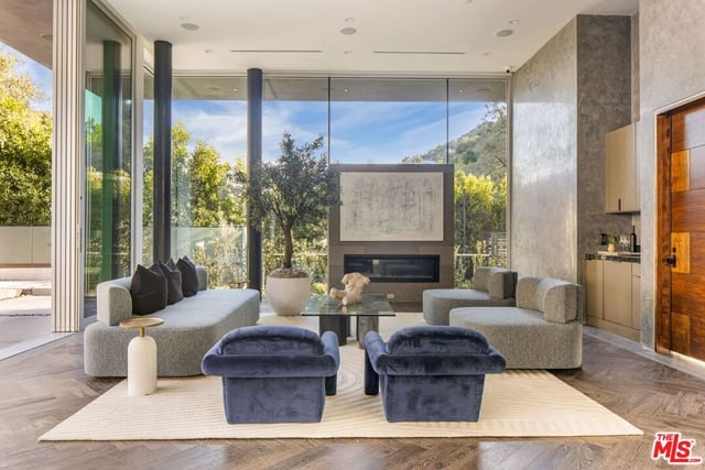 1116 Chantilly Road, Los Angeles, CA 90077 — photo 5 of 46