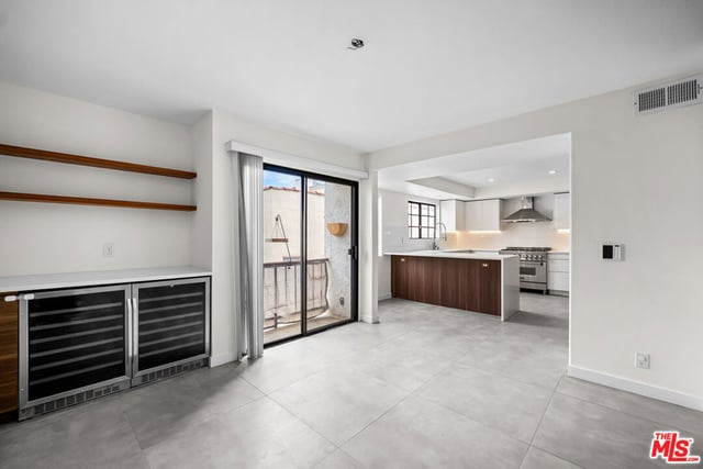 136 S Swall Drive 4, Los Angeles, CA 90048 — photo 13 of 32