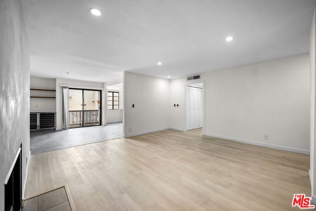 136 S Swall Drive 4, Los Angeles, CA 90048 — photo 18 of 32