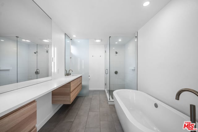 136 S Swall Drive 4, Los Angeles, CA 90048 — photo 22 of 32