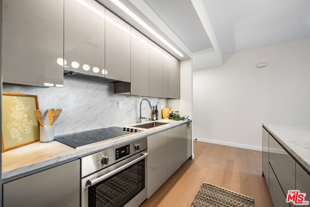 1050 S GRAND Avenue 1303, Los Angeles, CA 90015 — photo 15 of 61