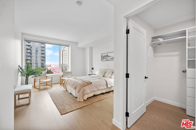 1050 S GRAND Avenue 1303, Los Angeles, CA 90015 — photo 24 of 61