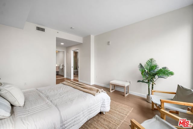 1050 S GRAND Avenue 1303, Los Angeles, CA 90015 — photo 28 of 61