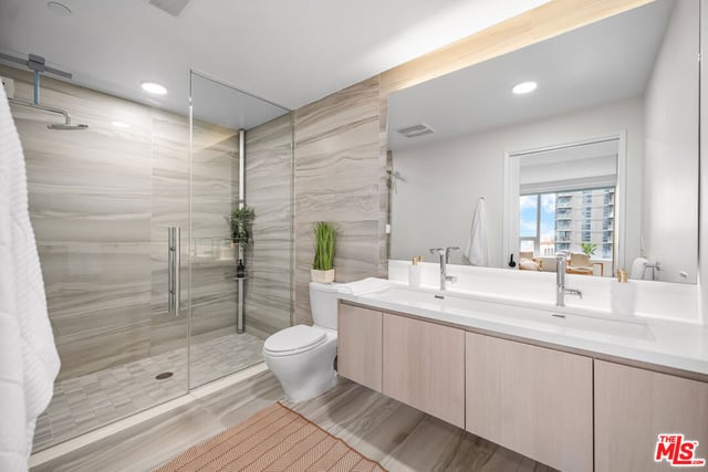 1050 S GRAND Avenue 1303, Los Angeles, CA 90015 — photo 31 of 61