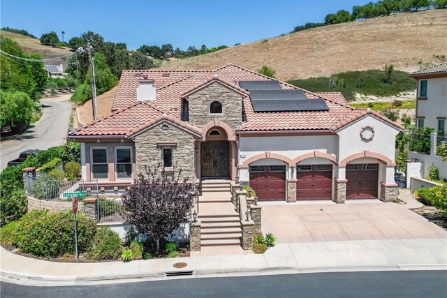 2025 Lonestar, Thousand Oaks, CA 91362 — photo 2 of 73