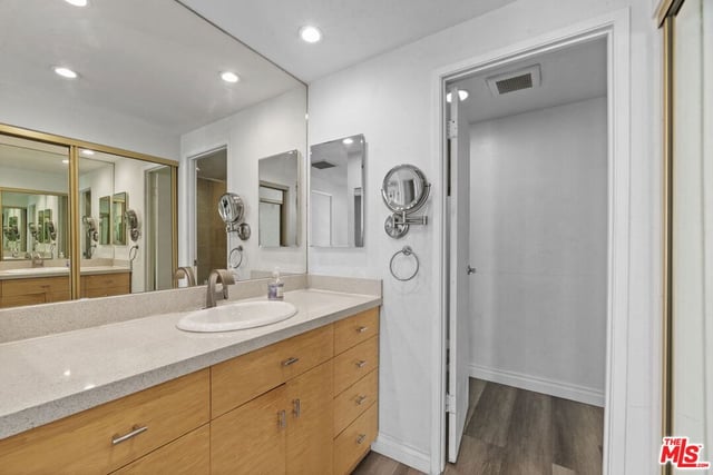 321 S San Vicente Boulevard 101, Los Angeles, CA 90048 — photo 11 of 12