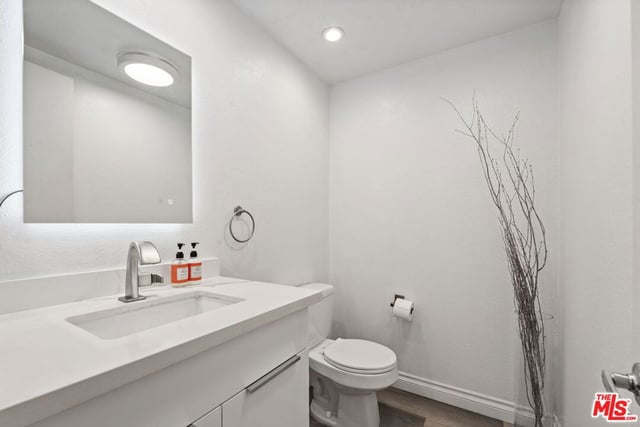 321 S San Vicente Boulevard 101, Los Angeles, CA 90048 — photo 7 of 12
