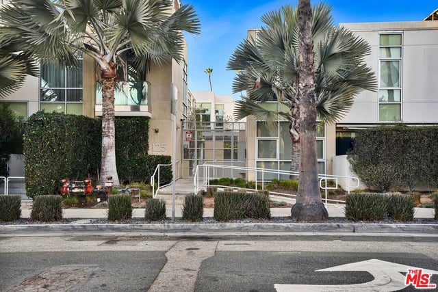 125 Pacific Street 8, Santa Monica, CA 90405 — photo 2 of 35