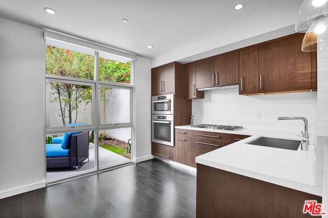 125 Pacific Street 8, Santa Monica, CA 90405 — photo 9 of 35