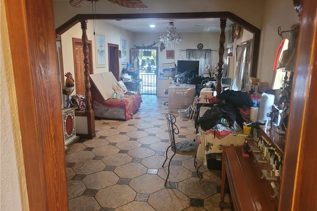 1123 E 57th, Los Angeles, CA 90011 — photo 8 of 10