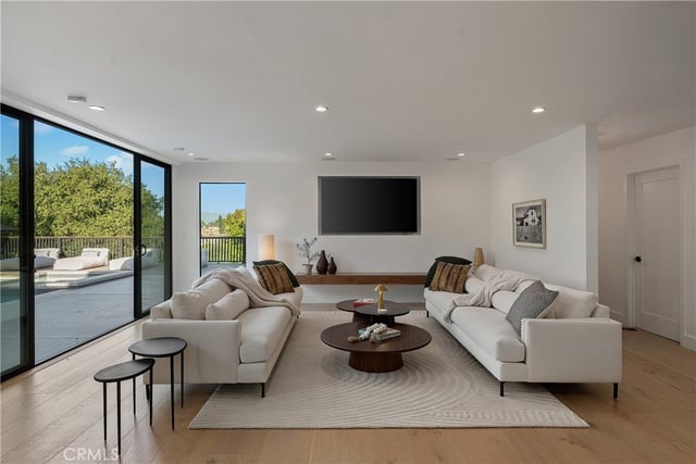 3516 Terrace View Drive, Encino, CA 91436 — photo 4 of 39