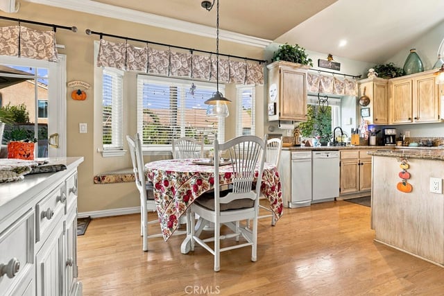 22605 Palm Court, Saugus, CA 91390 — photo 17 of 39