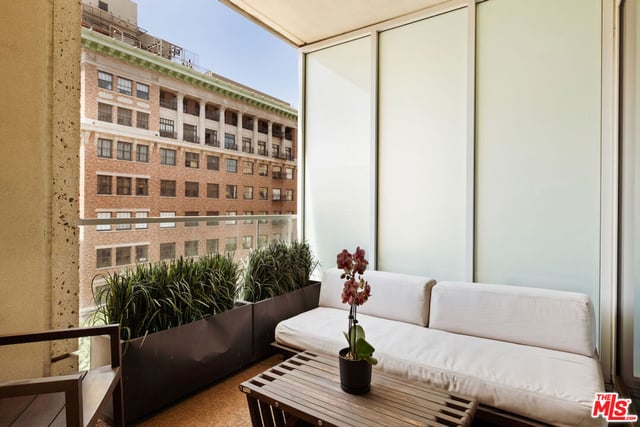6250 Hollywood Boulevard 8M, Los Angeles, CA 90028 — photo 14 of 51