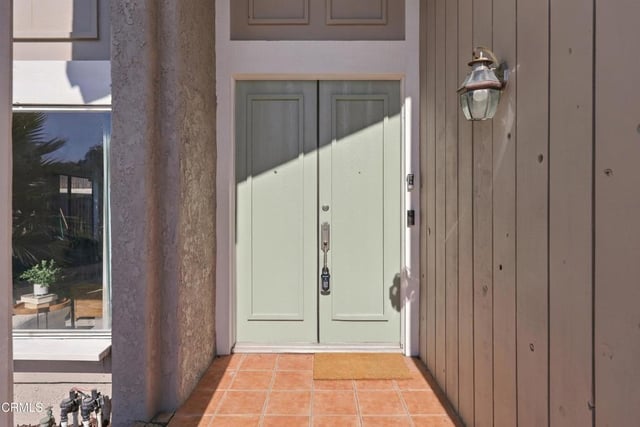 1242 Crestlake Avenue, Ventura, CA 93004 — photo 3 of 50