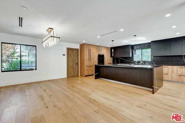 3855 Corbin Avenue, Los Angeles, CA 91356 — photo 10 of 34