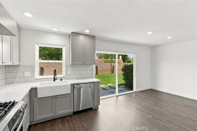 24361 Wabuska, Newhall, CA 91321 — photo 12 of 31