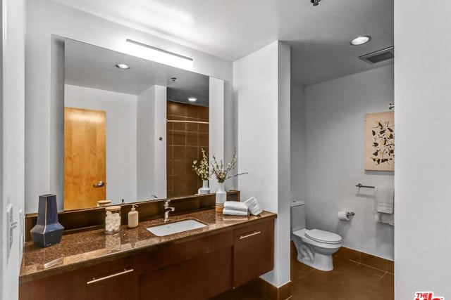 1111 S Grand Avenue 412, Los Angeles, CA 90015 — photo 34 of 38