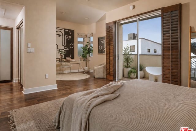 1524 11th Street E, Santa Monica, CA 90401 — photo 13 of 28