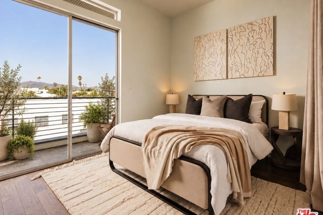 1524 11th Street E, Santa Monica, CA 90401 — photo 21 of 28