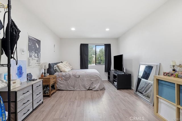 18530 Hatteras Street 337, Tarzana, CA 91356 — photo 17 of 32