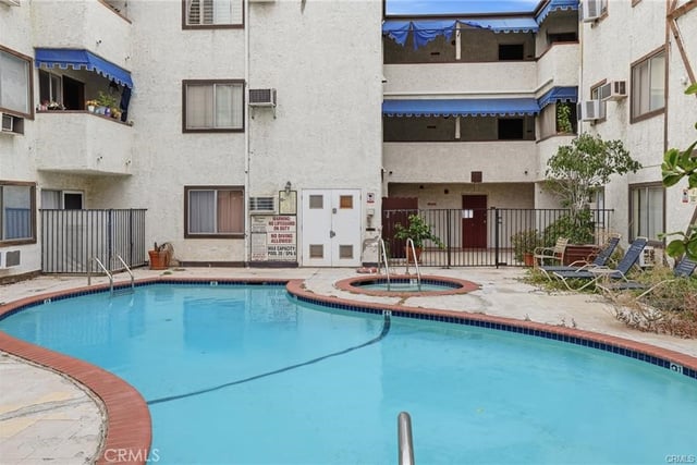 18530 Hatteras Street 337, Tarzana, CA 91356 — photo 28 of 32