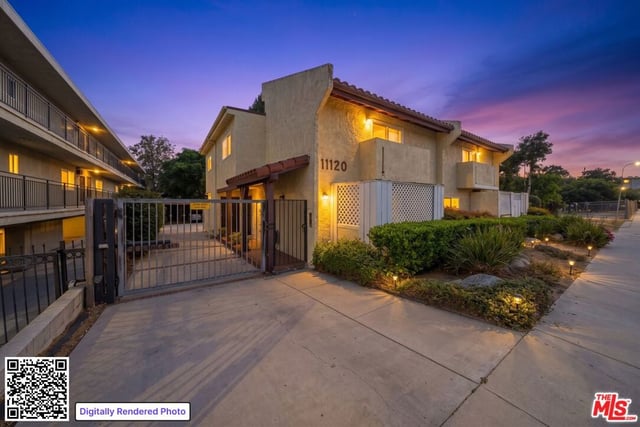 11120 Moorpark Street 2, Toluca Lake, CA 91602 — photo 2 of 21