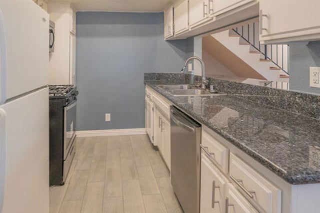 11120 Moorpark Street 2, Toluca Lake, CA 91602 — photo 7 of 21