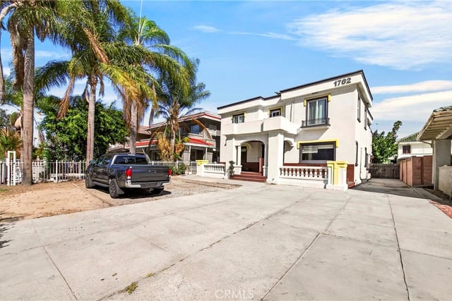 1762 Crenshaw, Los Angeles, CA 90019 — photo 3 of 5