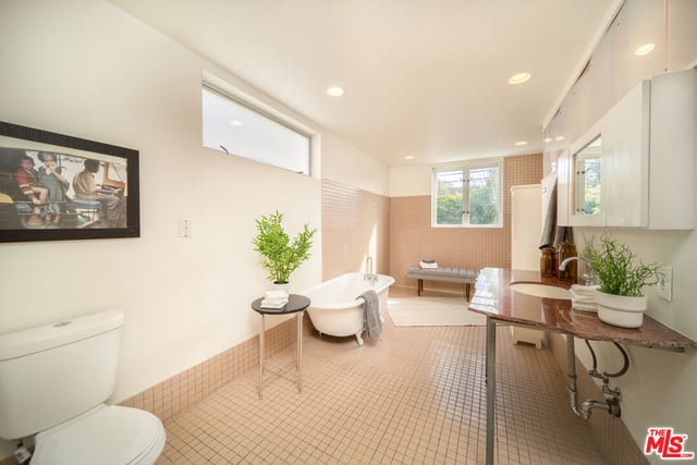46 Rose Avenue, Los Angeles, CA 90291 — photo 30 of 56