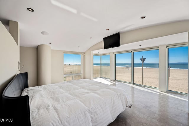 4015 Ocean Drive, Oxnard, CA 93035 — photo 23 of 46