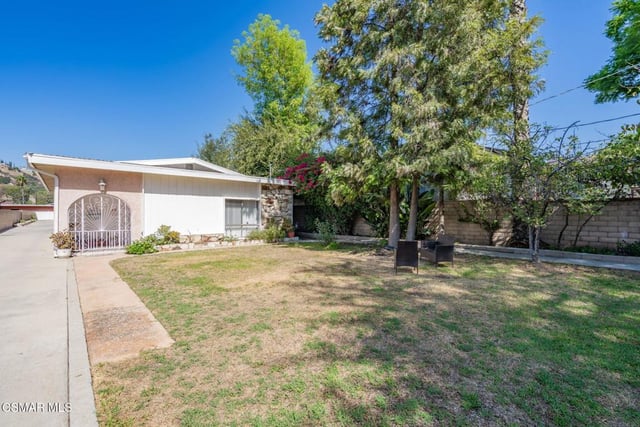 10517 Penrose Street, Sun Valley, CA 91352 — photo 4 of 87