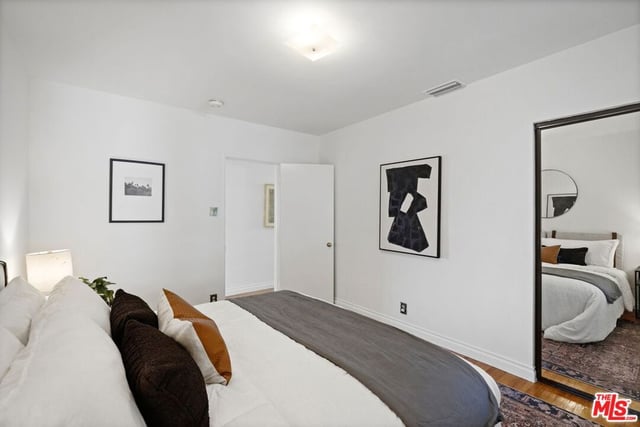 924 E Glenoaks Boulevard, Glendale, CA 91207 — photo 20 of 58
