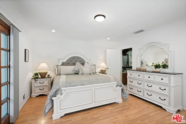 924 E Glenoaks Boulevard, Glendale, CA 91207 — photo 34 of 58