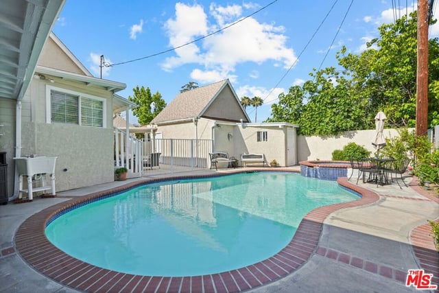 924 E Glenoaks Boulevard, Glendale, CA 91207 — photo 45 of 58