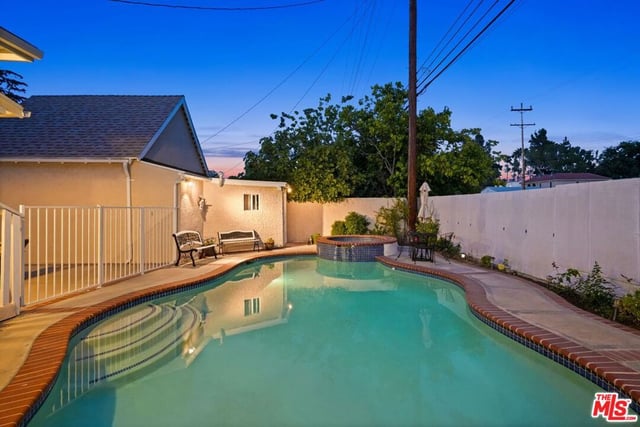 924 E Glenoaks Boulevard, Glendale, CA 91207 — photo 49 of 58