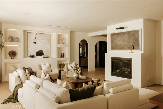 17930 Karen Drive, Encino, CA 91316 — photo 9 of 51