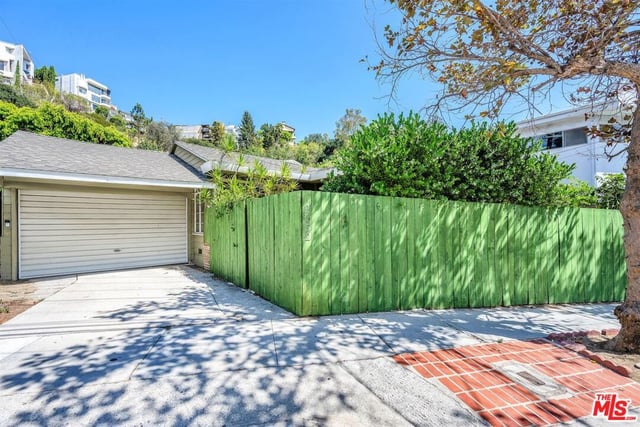 2652 N Beachwood Drive, Los Angeles, CA 90068 — photo 2 of 42