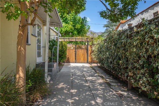 2024 Beverly, Pasadena, CA 91104 — photo 42 of 50