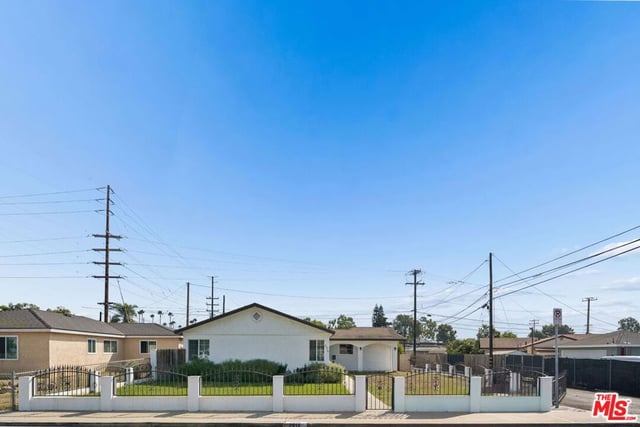 2914 Paula Street, Oxnard, CA 93033 — photo 3 of 35