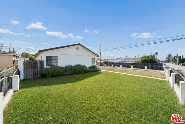 2914 Paula Street, Oxnard, CA 93033 — photo 4 of 35